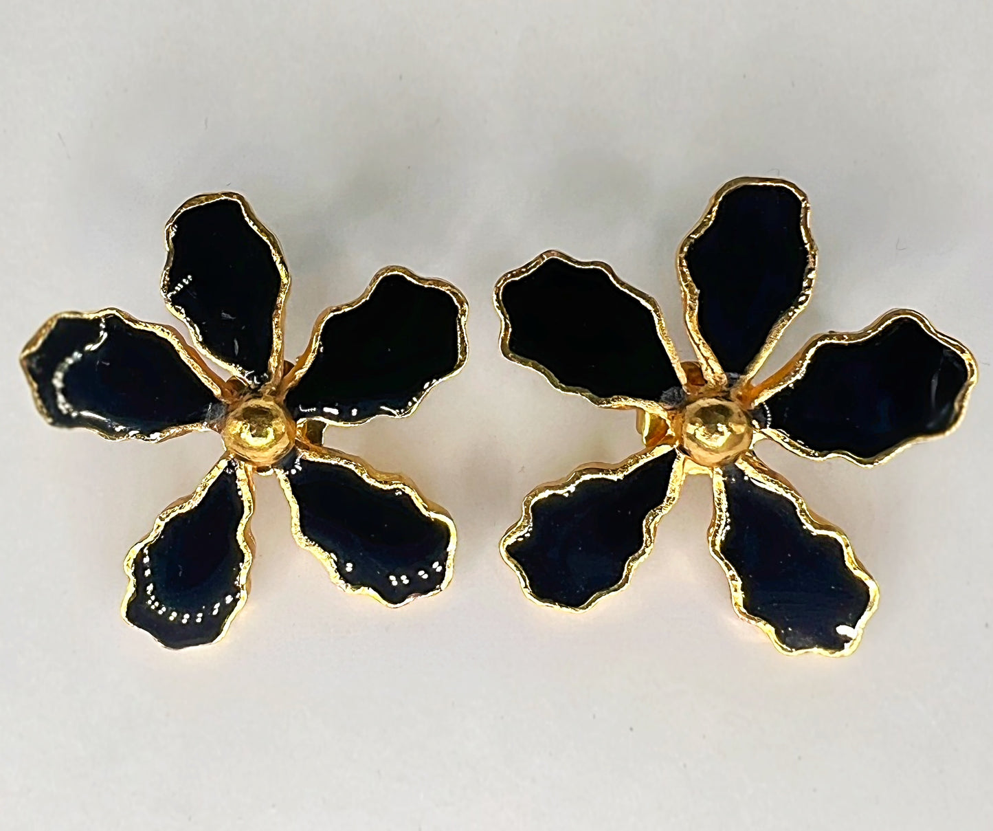 Flower earrings plated in 24k gold