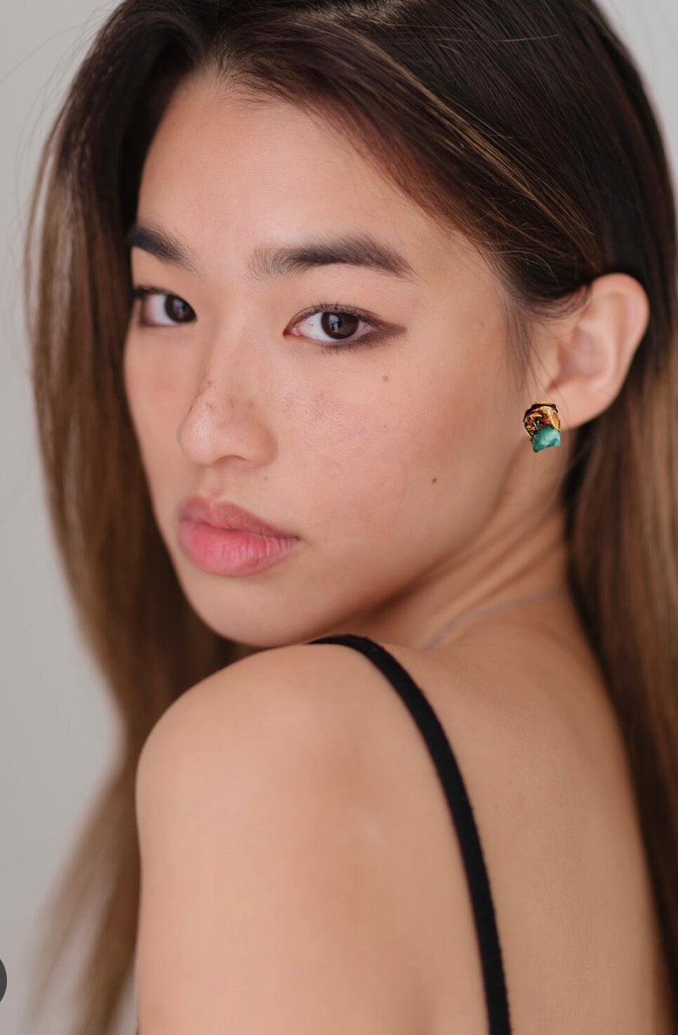 Emerald stud earrings